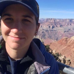 Meet your Posher, Caitlin